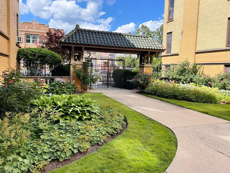 3425 W Drummond Pl #2B — Photo 22