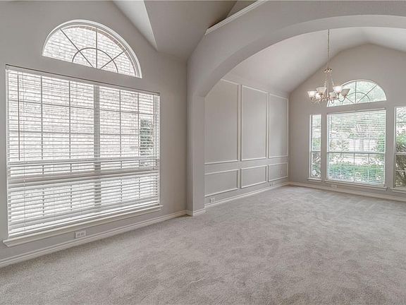 3rd image of 5905 Portridge Dr