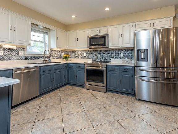 4th image of 8359 Misty Creek Dr