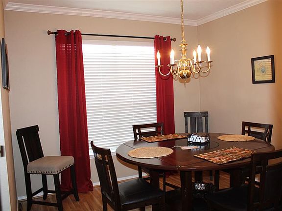 3rd image of 6022 Spanish Oak Dr