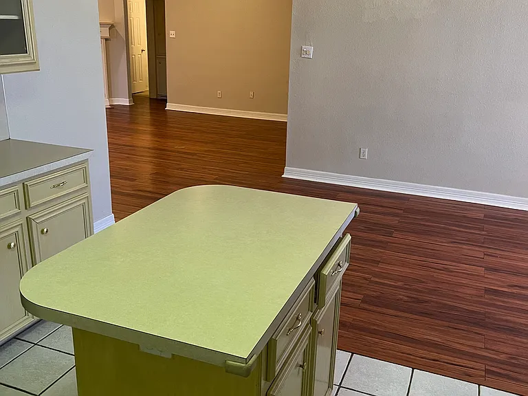 410 Justice Ave — Photo 9