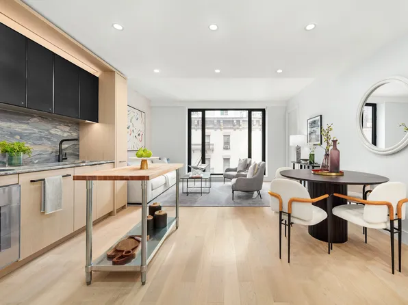 499 9th Avenue image 1 of 7