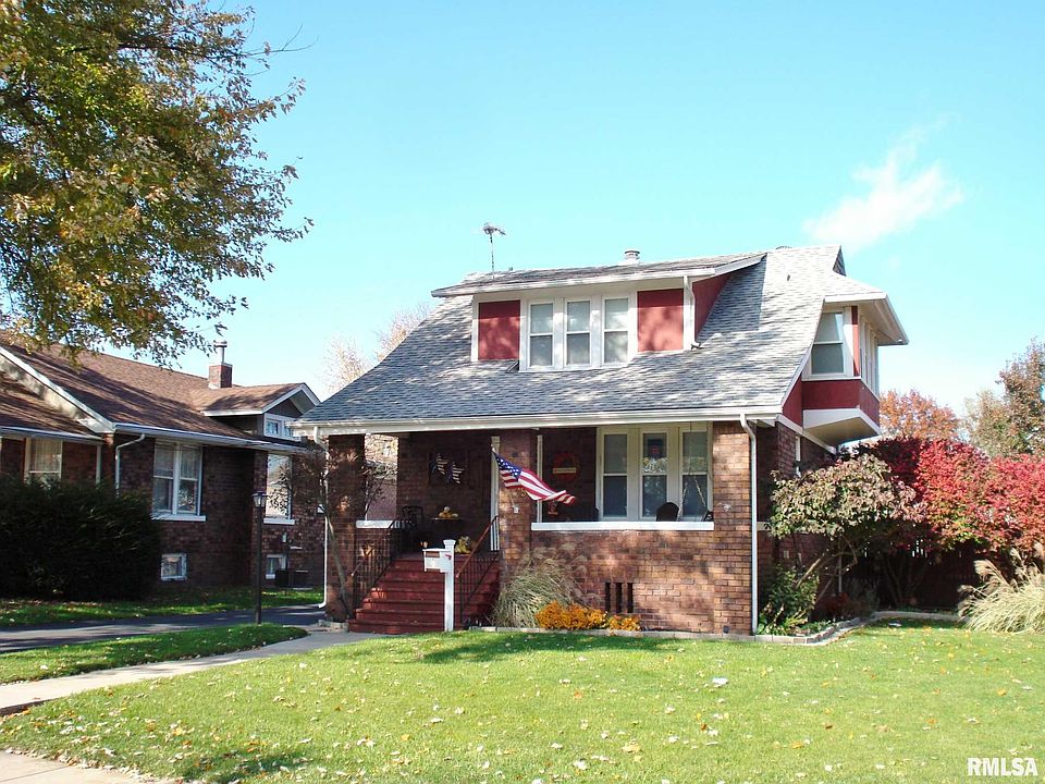1st image of 725 W Losey St