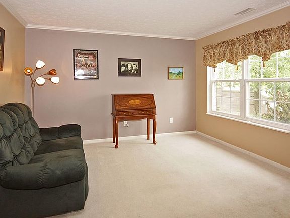 5th image of 11028 Balfour Dr