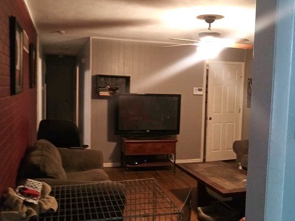 3rd image of 1709 N Howard Dr