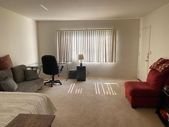5th image of 10906 Santa Monica Blvd