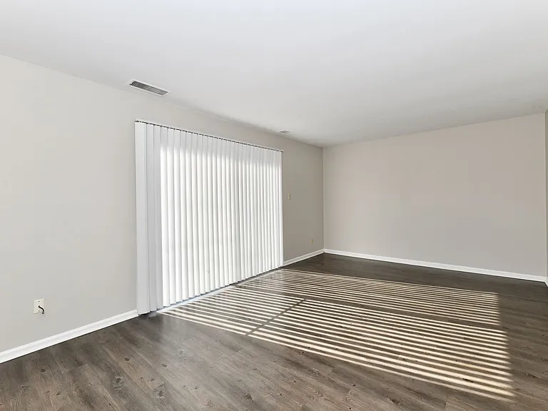 Park Lane Apartments — Photo 56