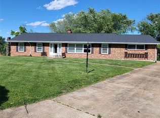 10 Biritz Dr, Saint Louis, MO 63137