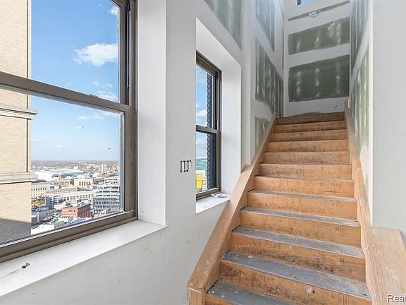 3rd image of 1135 Shelby St #69/2906