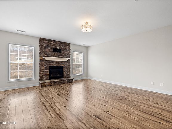 4th image of 12606 Sandburg Ln