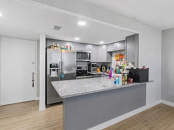 5th image of 4015 BAYSHORE BOULEVARD #12B