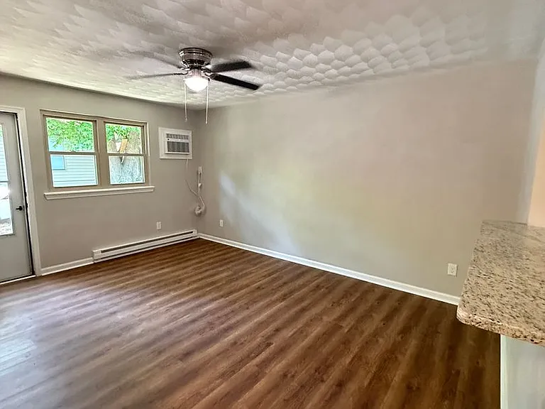 1350 Picadilly St #B — Photo 3