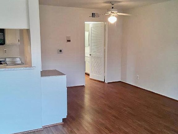 3rd image of 4152 Whitsett Ave #207