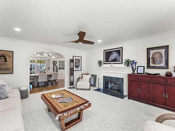 4th image of 1018 Meadowbrook Rd E