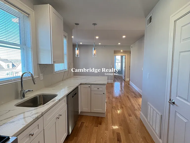 75 Winchester St #3T — Photo 2