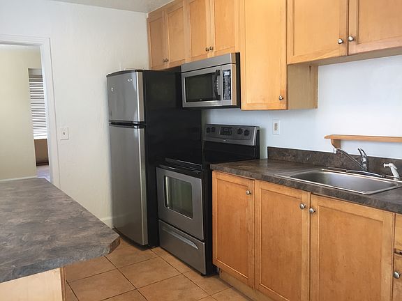 5th image of 25 Byron Ellinor Dr #B