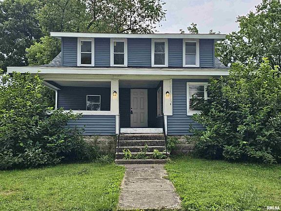 2nd image of 810 N Van Buren St