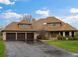 17 Red Hawk Ct, Oswego, IL 60543