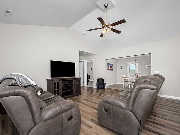 5th image of 168 Grace Ct