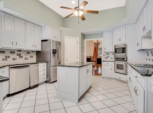 132 Fontainbleau Dr, Mandeville, LA 70471