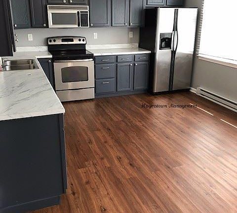 3rd image of 543 Pangborn Blvd