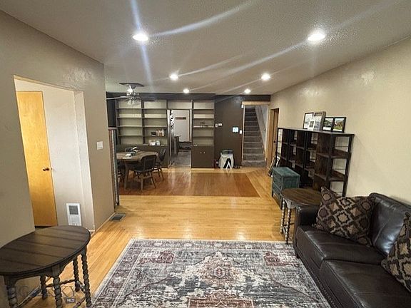 5th image of 1802 Gaylord St