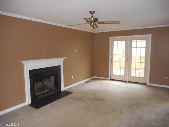 4th image of 415 Fairmont Dr