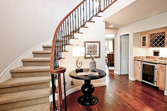 5th image of 760 Twinview Pl