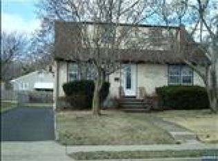 307 Falmouth Ave, Elmwood Park, NJ 07407