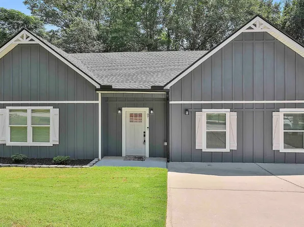 87 Farmer St, Newnan, GA 30263
