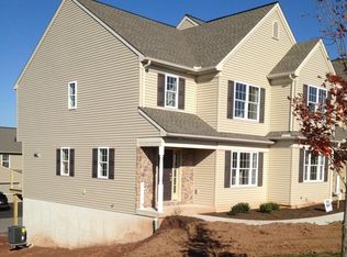 1296 Overlook Rd, Middletown, PA 17057