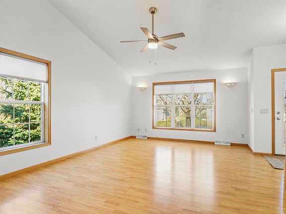 5th image of 104 Maria Ln