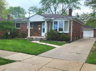 27713 Rockwood St, Saint Clair Shores, MI 48081