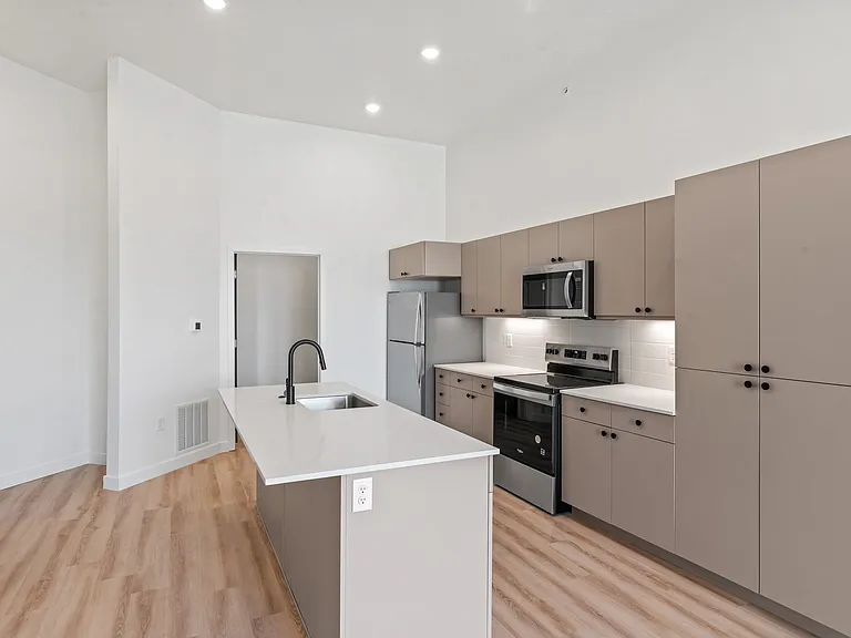 188 N 800th St E #4 — Photo 15