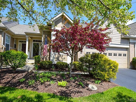 3rd image of 2590 Greenside Dr
