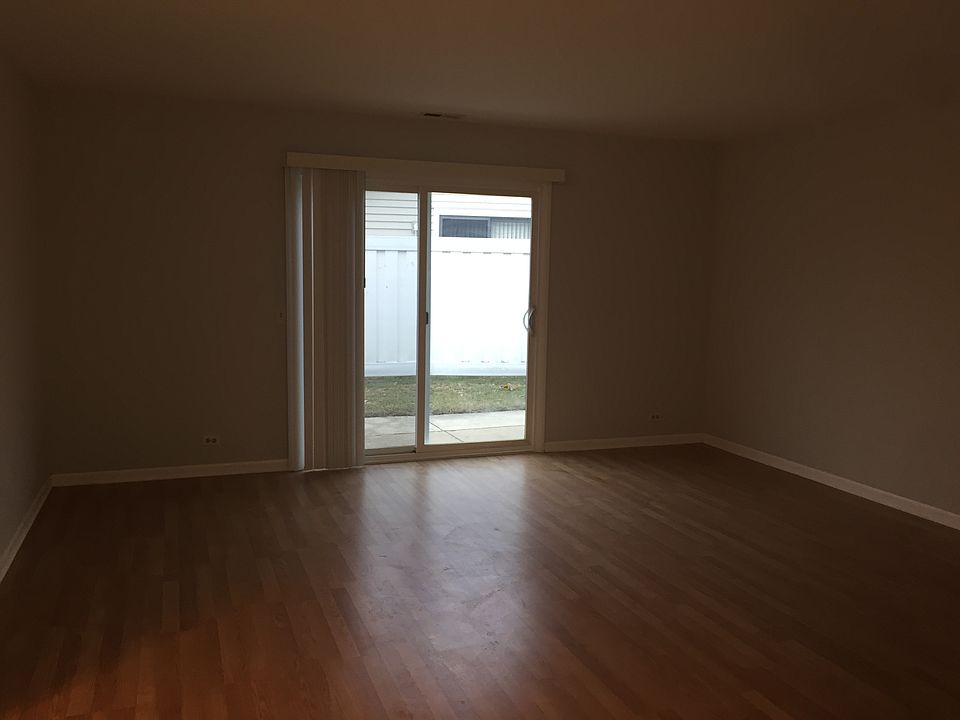 1st image of 725 Whitesail Dr