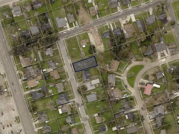 7159 Deanne St, New Orleans, LA 70126