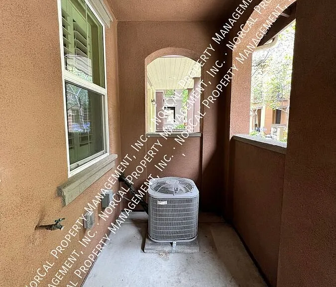 487 La Scena Pl — Photo 3