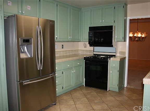 4th image of 23220 Spires St