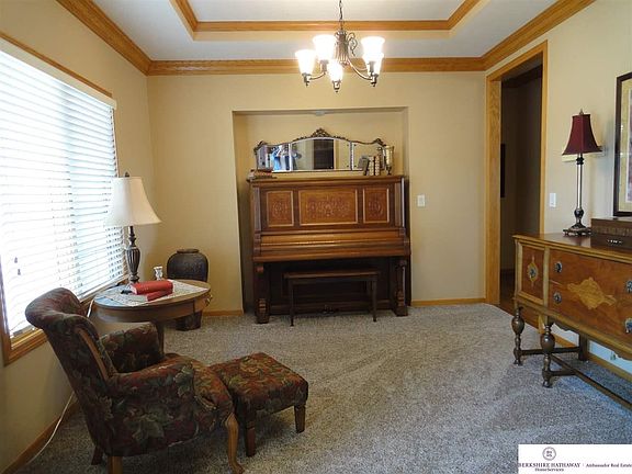 4th image of 303 Inglewood Dr
