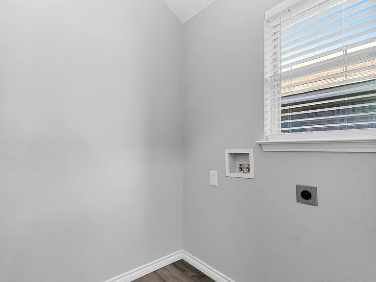 7321 Grass Valley Trl — Photo 31
