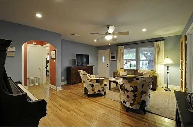 1404 Karen Ave — Photo 5