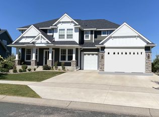 9280 6th St N, Lake Elmo, MN 55042