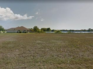 818 Diplomat Pkwy W, Cape Coral, FL 33993