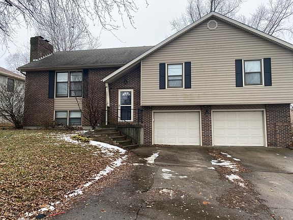 2nd image of 1522 W Broadmoor Ln
