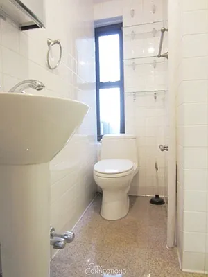 Rented by City Connections Realty | media 29