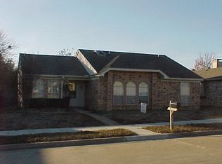 1305 Cedarcrest Dr, Mesquite, TX