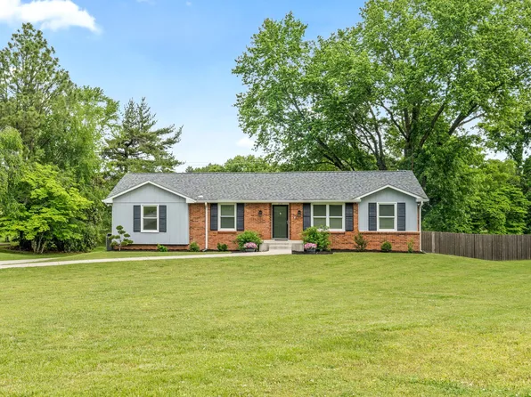 2131 Memorial Dr, Clarksville, TN 37043