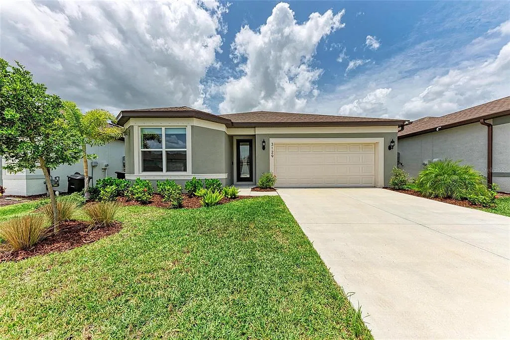 3 bed, 2.0 bath, 1693 sqft, $2,495 — Photo 1