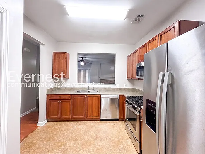 2 bed, 3.0 bath, 1500 sqft, $1,745 — Photo 3